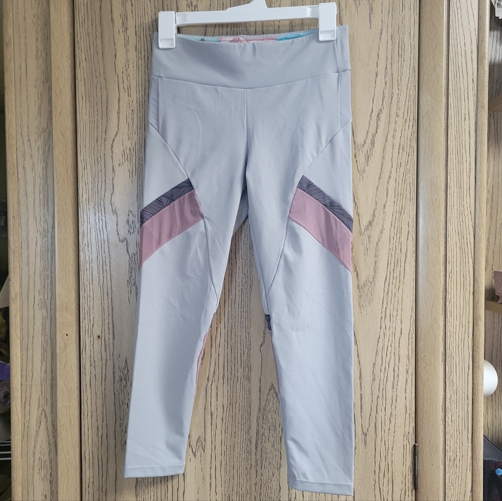 MAAJI Anthropologie Leggings Crop Capri Running Yoga Athleisure LARGE Grey Taupe